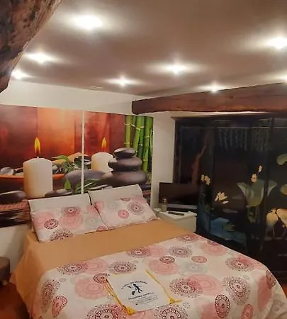 Loft In Pieno Centro Storico Da Michelle פררה